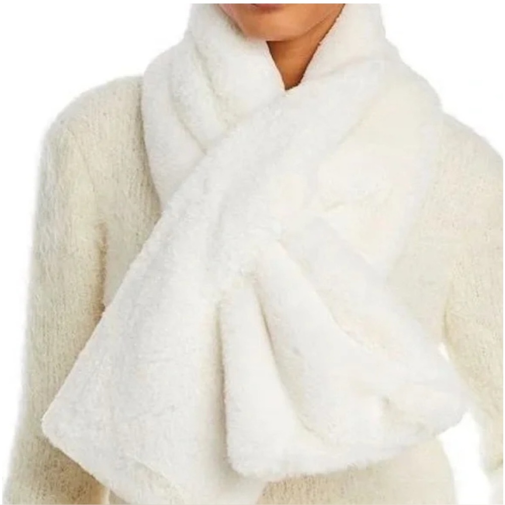 Apparis NWT Bambi Lightweight Faux Fur Scarf White